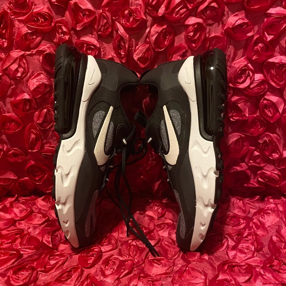 Big Kids' Shoe Nike Air Max 270 React - Picture 2 of 7